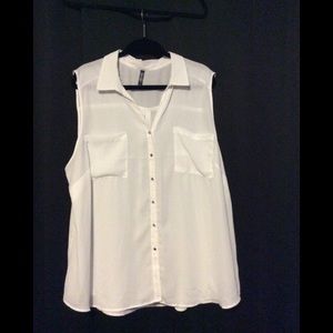 Sleeveless blouse